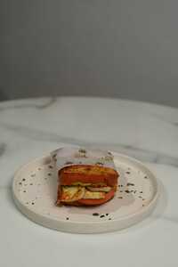 Drivu BRIOCHE HALLOUMI SANDWICH