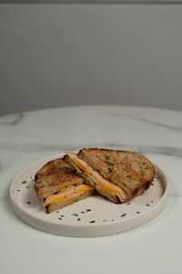 Drivu JALAPEÑOS TURKEY SANDWICH