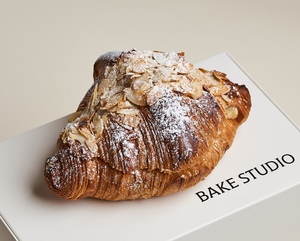 Drivu Almond Croissant