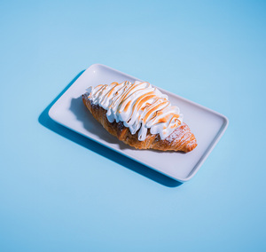 Drivu Alaskan Meringue Croissant