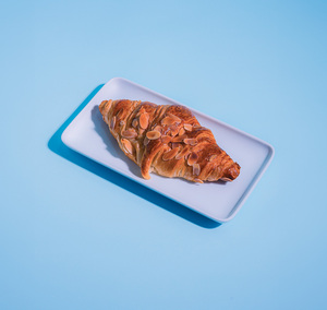 Drivu Almond Croissant