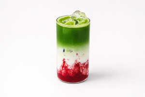 Drivu Berries Matcha Latte