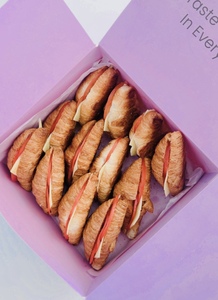 Drivu Box of 12 Mini Tomato & Cheese croissant