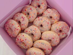 Drivu Box of 12 Vanilla Donuts With Sprinkles