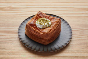 Drivu Labneh and Zaatar Danish