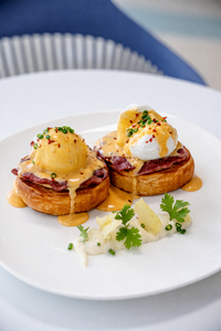 Drivu Eggs Benedict
