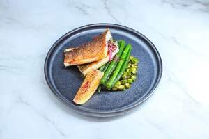Drivu Seabass with sautéed asparagus
