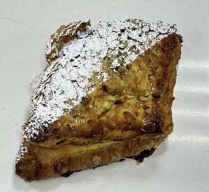 Drivu Almond Florentine Croissant