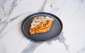Drivu Almond Florentine Croissant