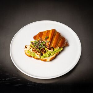Drivu  Halloumi Avocado Croissant