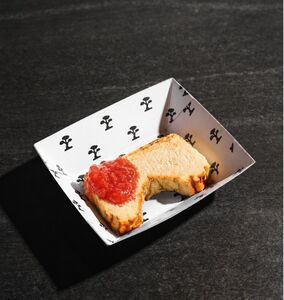 Drivu Saffron Cheesecake with Strawberry Jam