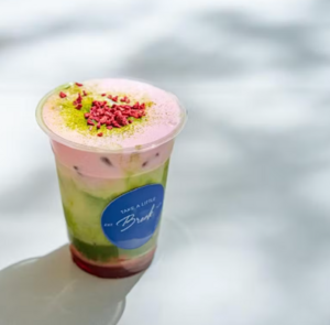 Drivu Piohni Strawberry Matcha Latte