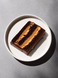 London Cake - La Petite Cafe abu-dhabi