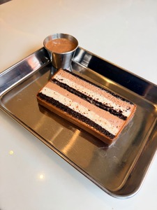 Drivu London Cake