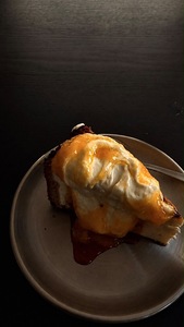 Drivu Burnt Emirati Honey & Mango Cheesecake 
