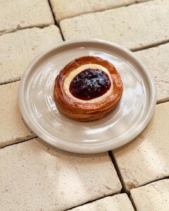 Drivu Cherry Cheesecake Danish