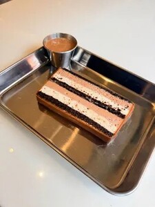 Drivu London Cake