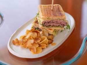 Drivu Steak Sandwich