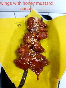 Drivu Wings with Honey Mustard