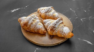 Drivu Almond Croissant
