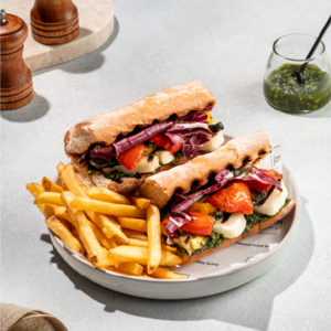 Drivu Halloumi & Med Veg Baguette 