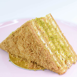 Drivu La Gateau Miel (Traditional Honey Cake)