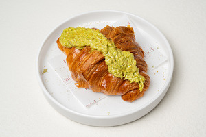 Pistachio Kunafa Croissant - Frontyard abu-dhabi