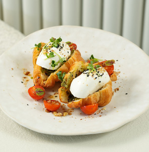 Signature Mini Croissant & Burrata - Frontyard abu-dhabi