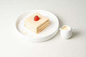 Fake Honey Cake - Frontyard abu-dhabi