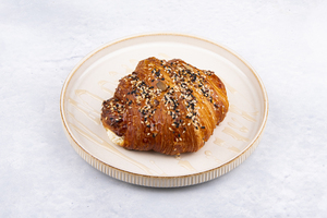 Feta Cheese & Honey Croissant - Para Specialty Coffee abu-dhabi
