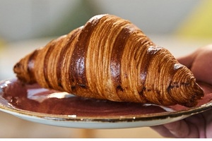 Double Chocolate Croissant - Para Specialty Coffee abu-dhabi