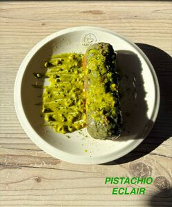 Drivu Pistachio Eclair 