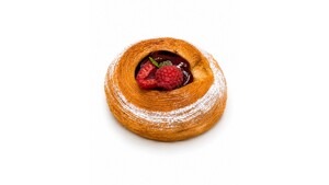 Berries Cheese Cake Croissant - Camel Step خطوة جمل dubai