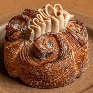 Cinnamon Bun - TRIO dubai