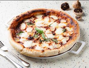 Drivu Black Garlic Pizza