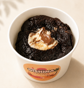 Kinder Brownies Molten Cookie  - Oishina abu-dhabi