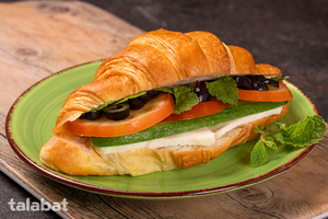 Drivu Halloumi and Vegetables Croissant