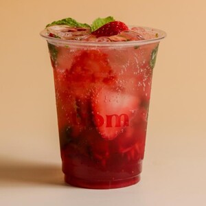 Strawberry Mojito - AOM Cafe sharjah