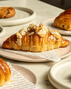 Drivu Almond Croissant