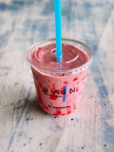 Strawberry Milkshake - Rain abu-dhabi