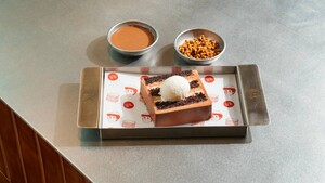 London Cake - Link by Mara abu-dhabi
