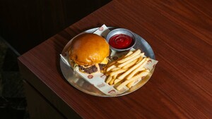 Classic Wagyu Burger - Link by Mara abu-dhabi