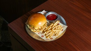 Organic Crispy Chicken Burger - Link by Mara abu-dhabi