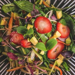 Drivu Strawberry Spinach Salad