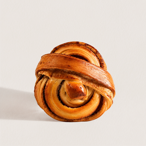 Cinnamon Roll - Taken Cafe dubai