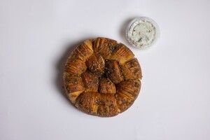Zaatar Honeycomb Bread خلية نحل بالزعتر - Nadwa Specialty Tea al-dhaid