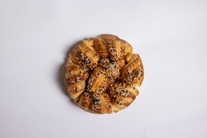 Cheese Honeycomb Bread خلية نحل بالجبن - Nadwa Specialty Tea al-dhaid