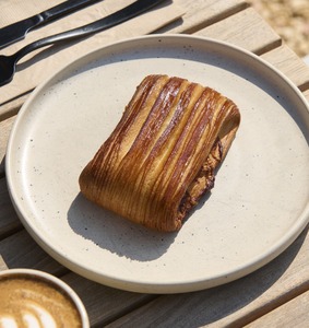 Maple Glazed Turkey Pain Suisse - Bageri Form dubai