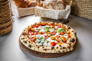 Pizza alla Burrata - ZOI Cafe AlQattara al-ain