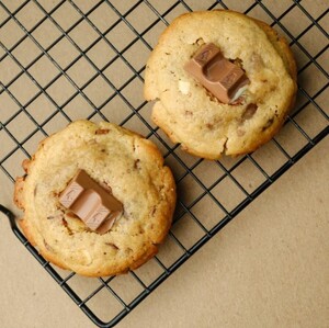 Kinder Delight Cookies - Artocolate dubai